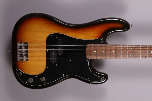 Fender Precision Bass`77-78 3Tone Sunburst - Image 1