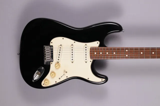 Fender Stratocaster Black 1984-1988 – used - Image 1
