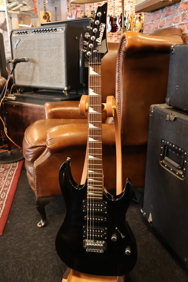 Ibanez GIO Black (USED) - Image 1