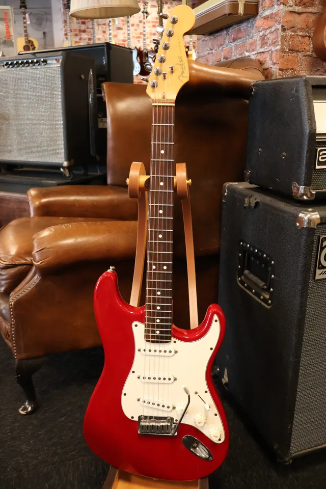 Fender 1995 American Standard Stratocaster Red (Used) - Image 1