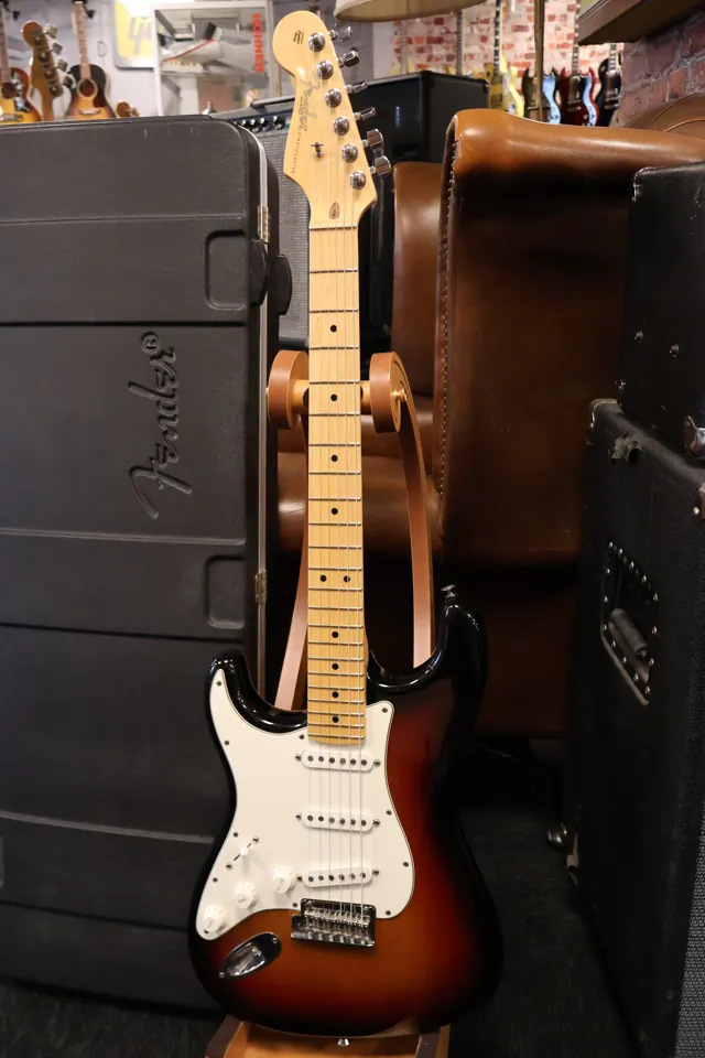 Fender 2009 American Stratocaster Sunburst Lefty (Used) - Image 1