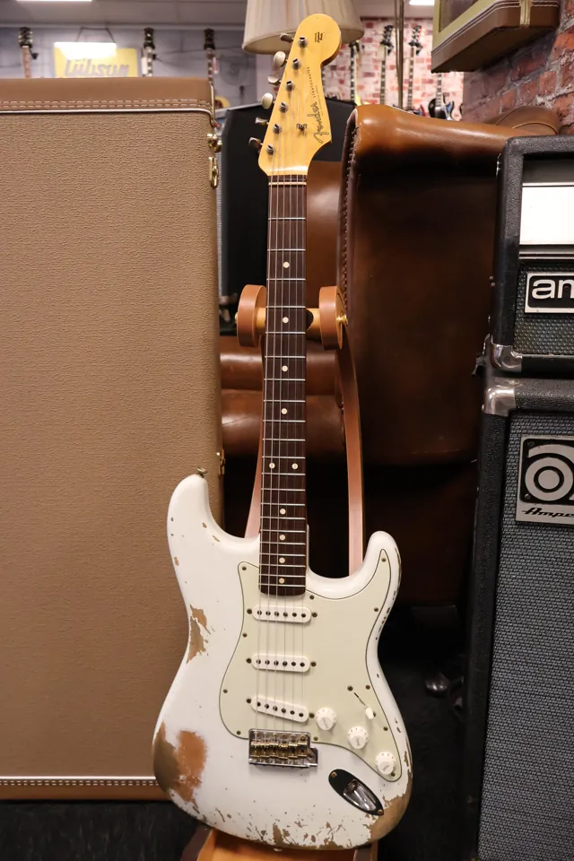Fender '60 Stratocaster Heavy Relic Olympic White 2021 (Used) - Image 1