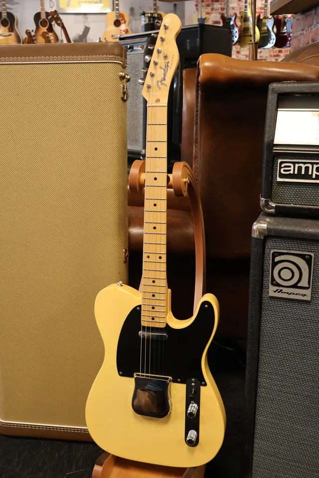 Fender '52 Vintage Reissue Telecaster butterscotch blonde (Used) - Image 1