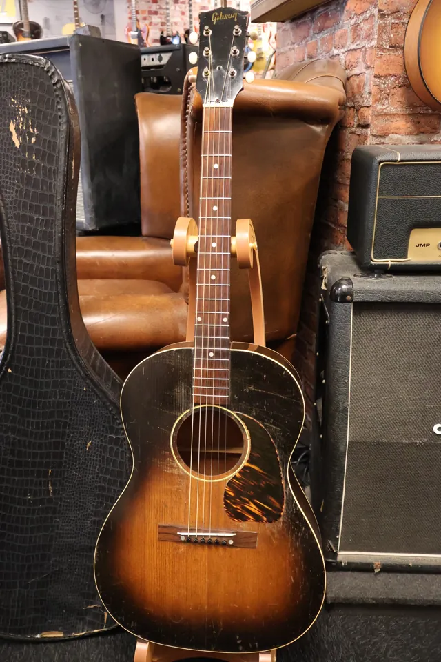Gibson LG-1 Sunburst 1948 - Image 1