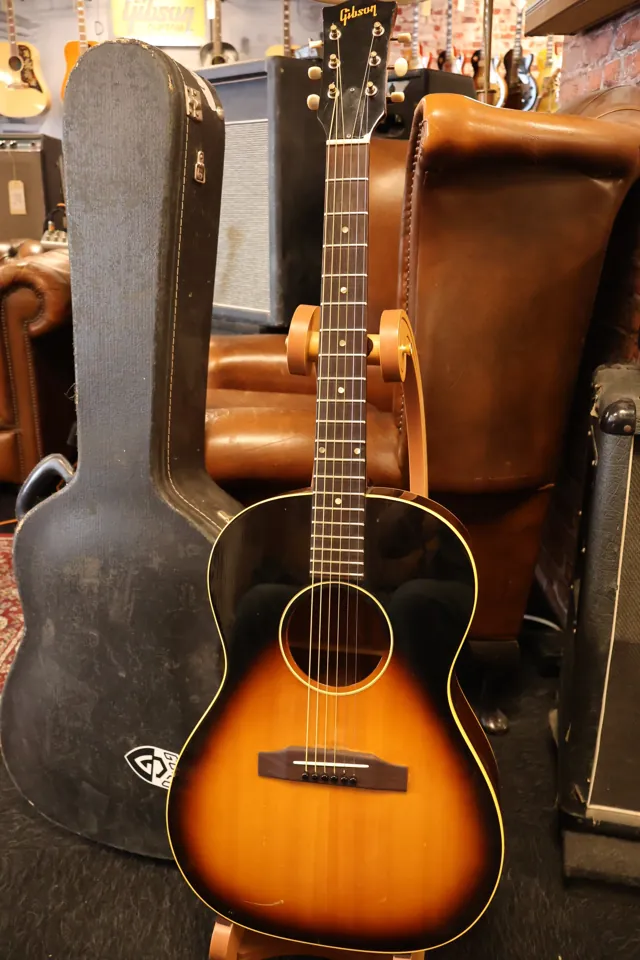 Gibson 1964 LG-1 Sunburst - Image 1