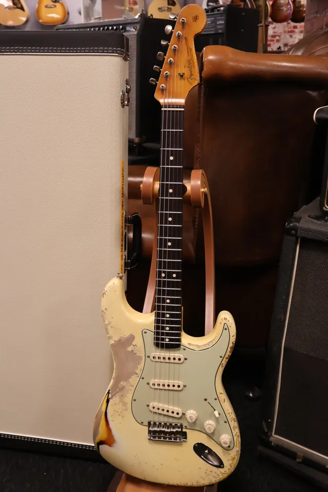 Fender Stratocaster 63 Ult-Relic AVWT/3TSB Kyle Mcmillin 2023 - Image 1