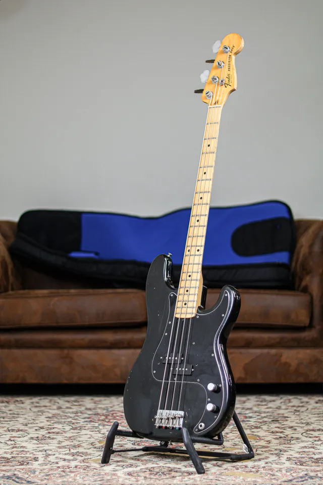 Fender Precision Bass 1979 | Black - Image 1