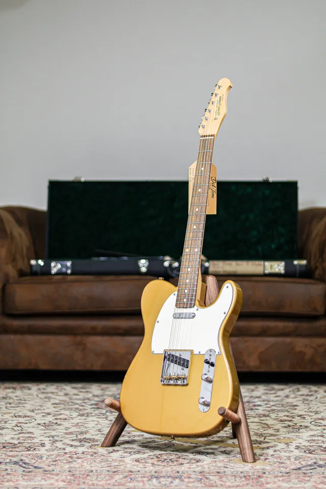 Del-Tone 60's T-style | Gold - Image 1