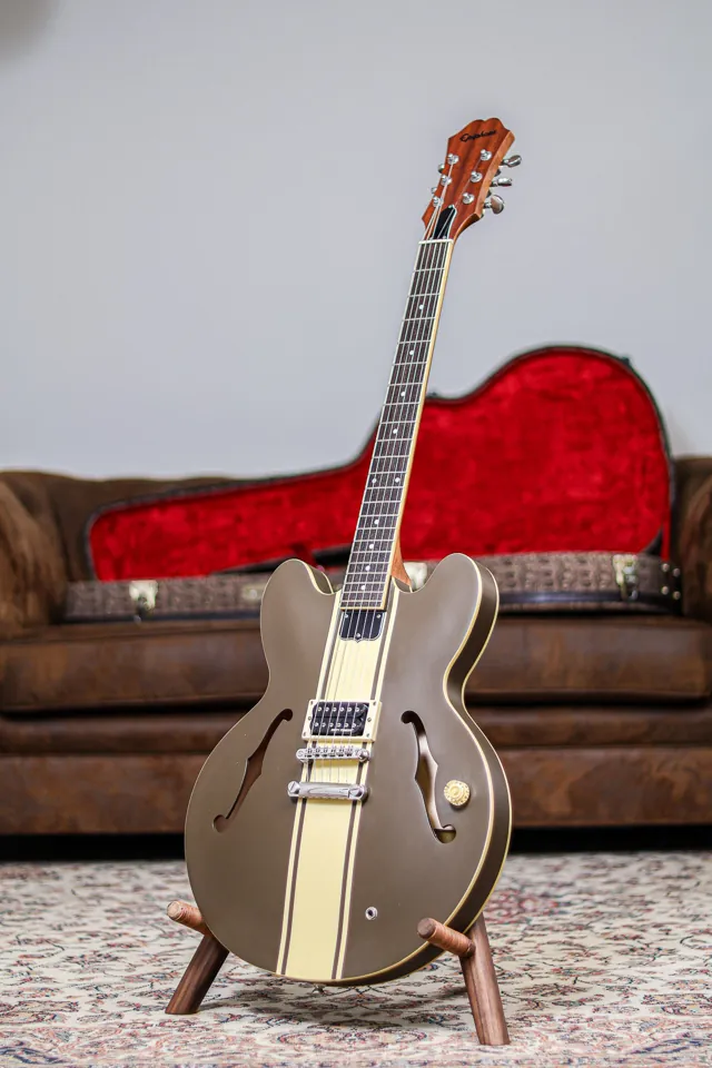 Epiphone Tom DeLonge Signature ES-333 | Brown Cream Stripe - Image 1
