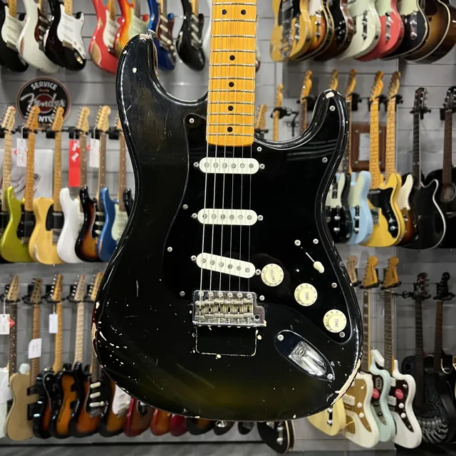 Fender Custom Shop Stratocaster David Gilmour Relic Black Black Over 3 Color Sunburst - Image 1