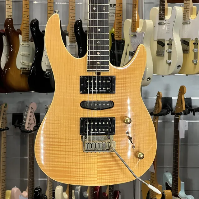 Brian Moore I 1 Amber - Image 1