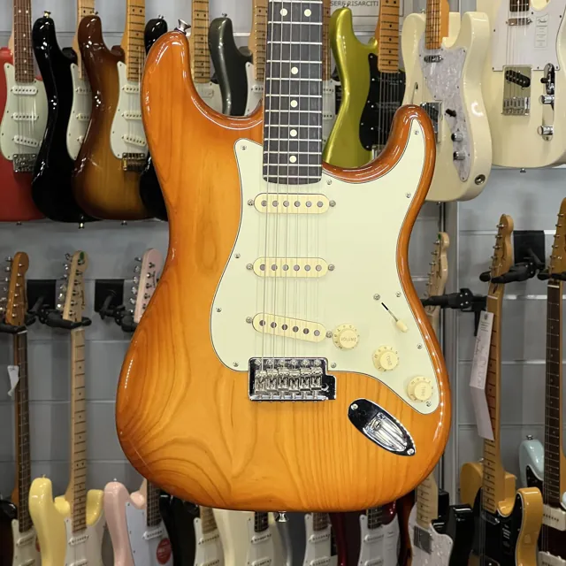 Fender American Performer Stratocaster Honey Burst - Image 1