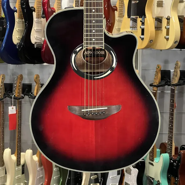 Yamaha Apx 500 3 Iii Red - Image 1