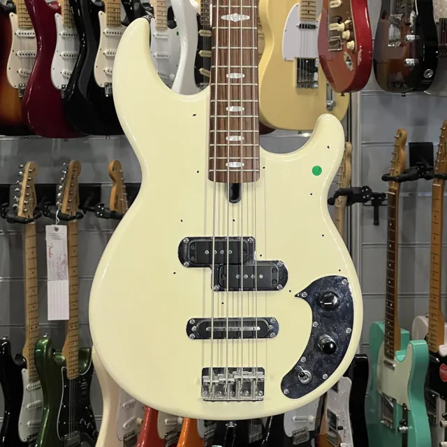 Yamaha Bb424x White No Pickguard - Image 1