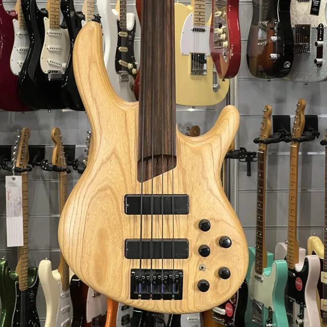 Cort B4fl Fretless Bass - Image 1