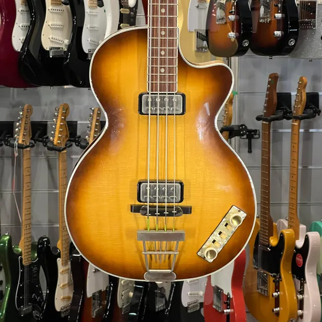 Hofner 500/2 Club Bass Sunburst Germany 2002 - Image 1