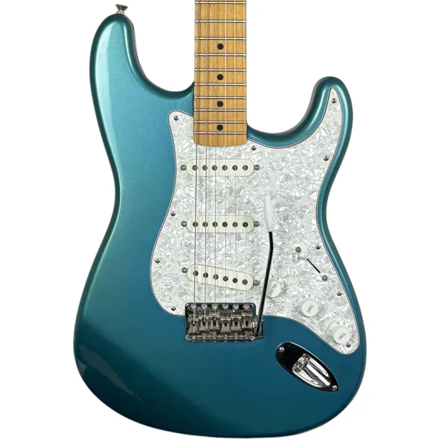 Fender Deluxe Powerhouse Stratocaster 1998 - Lake Placid Blue - Image 1
