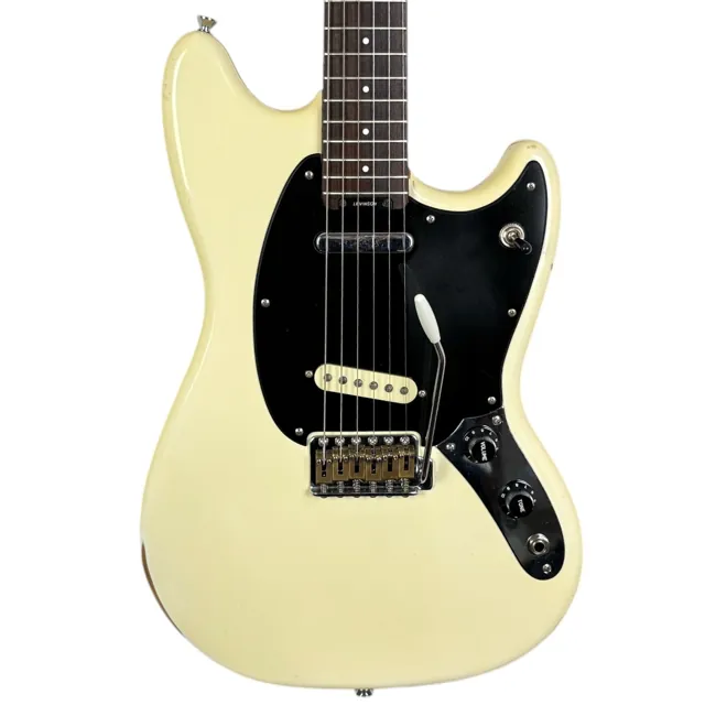 Blade Levinson MG Mustang 1990s - Vintage White - Image 1