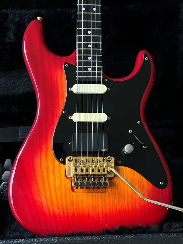 Valley Arts Steve Lukather Model Ultimate Collectable - Image 1