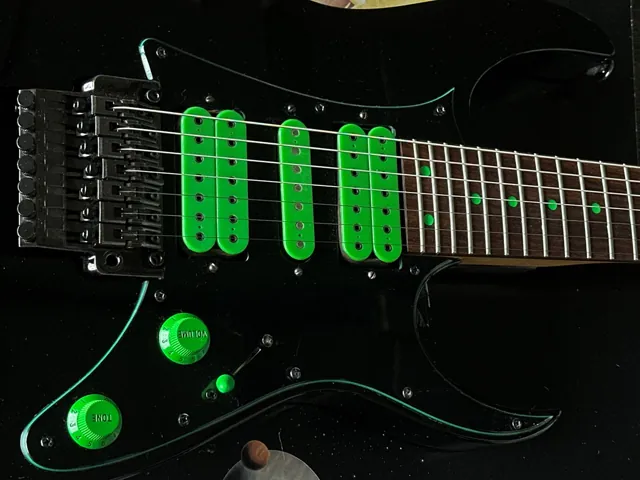 1990 banez UV 7 Steve Vai Signature Vintage 7 String Universe - Image 1