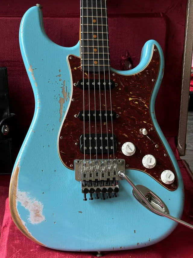 2024 Fender Stratocaster 1960 HSS Heavy Relic Floyd - Image 1
