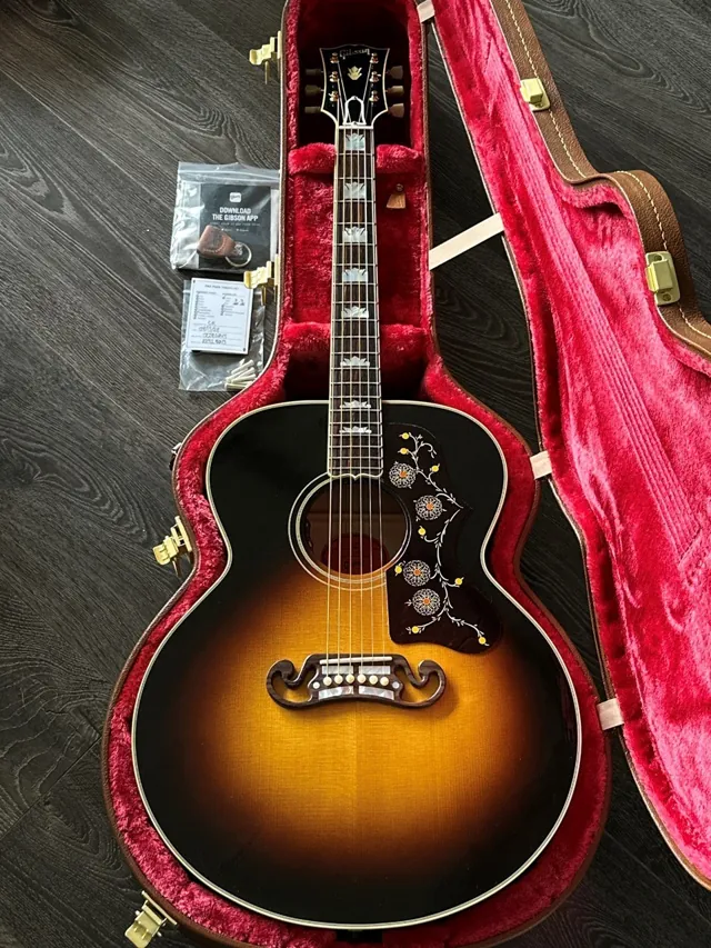 2024 Gibson SJ-200 Vintage Sunburst Flamed Maple Mint & Complete - Image 1