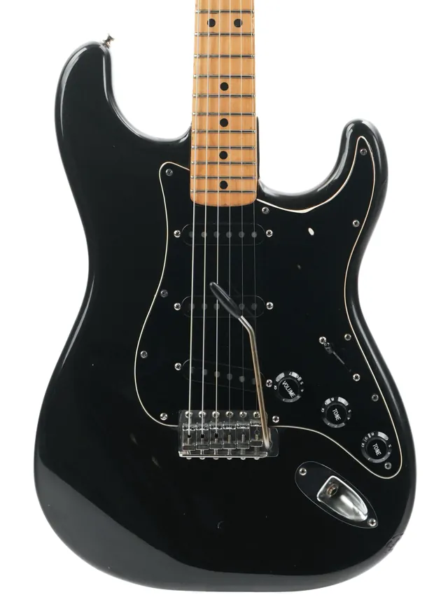 Fender Stratocaster Black 1982 - Image 1